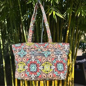 💗 RETIRED 💗 Vera Bradley Sierra tote 💗